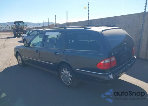 1998 Mercedes-Benz E 320 from USA, damaged, VIN WDBJH65F2WA521204